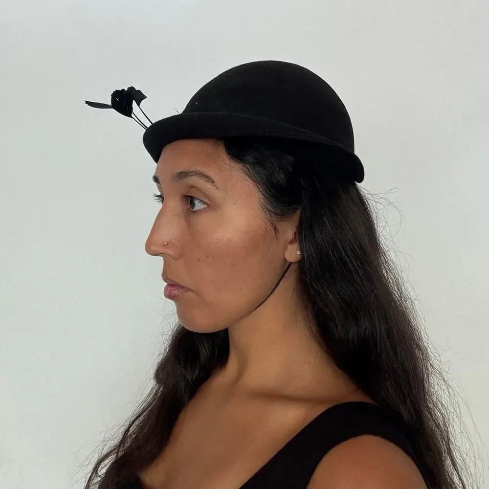 Vintage 1940s/50s womens wool hat with feathers